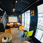 Zoom Hotel