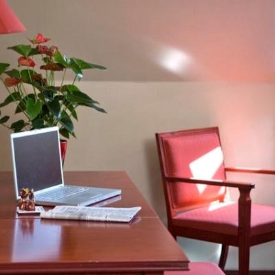Zoom Khách sạn 4*